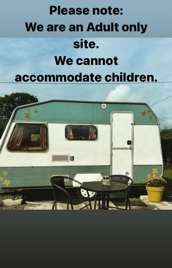 Cosy Caravan At Carrigeen Glamping Hotel Kilkenny Bagian luar foto
